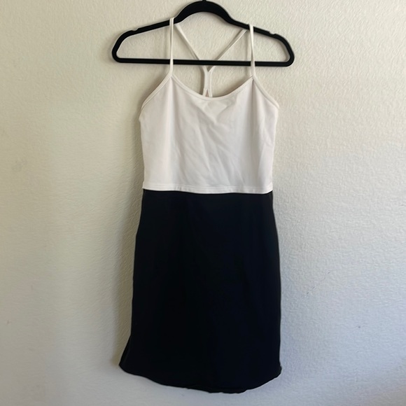 lululemon athletica Dresses & Skirts - Lululemon black and white dress size 10